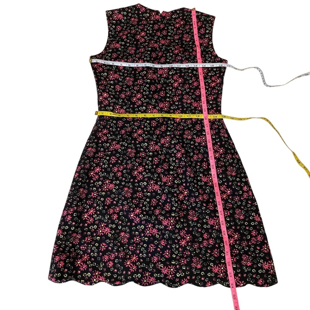 Vintage y2k Lilly Pulitzer Firework Daisy Print Dress with Scalloped Hem - Picture 3 of 4